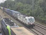 BR 7193 300 (Start Now. Nature) von TXLogistik mit Containern auf der Karlsruher Güterumgehungsbahn.  21.August 2025