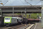 BR 185 650-9 von Captrain mit einem Getreidezug Richtung Maschen durch Hamburg Harburg am 13.April.2024  