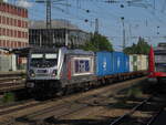 BR 187 512-9 von Metrans mit Containerzug durch M-Heimeranplatz. 30.05.2025