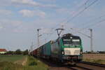 BR 192 059 von Flex fährt mit einem Containerzug durch Güterglück am 27.8.2025