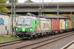 BR 6193 692 ( Wood Works ) von SETG mit Containern bei der durchfahrt HH-Harburg Richtung Maschen/Buchholz.