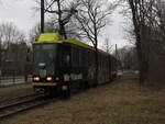 Tram 27 (KTNF6) von der Schöneicher-Rüdersdorfer Straßenbahn auf der 88 nach Alt-Rüdersdorf.