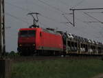 145 090-7 HSL Logistik / Beacon Rail mit Autozug durch Dedesen-Gmmer am 03.05.2025