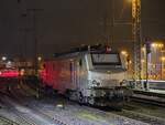 AKIEM 37033 steht am Koblenzer Hbf Abgestellt und wartet auf seinen Nächsten Auftrag.