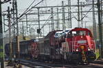 BR 265 026-5 von DB Cargo zieht einen Misch Zug Richtung Hamburg Waltershof durch Hamburg Harburg am 19.Januar.2023