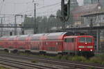 BR 111 114 von DB Regio Bayern fährt als RB6 nach Garmisch- Partenkirchen am Bahnhof München Hirschgarten vorbei am 26.7.2025